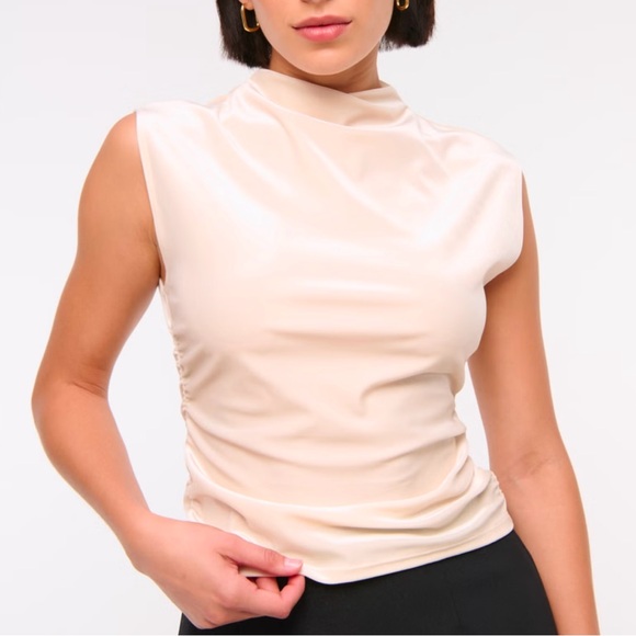 Abercrombie & Fitch Tops - Ladies Top